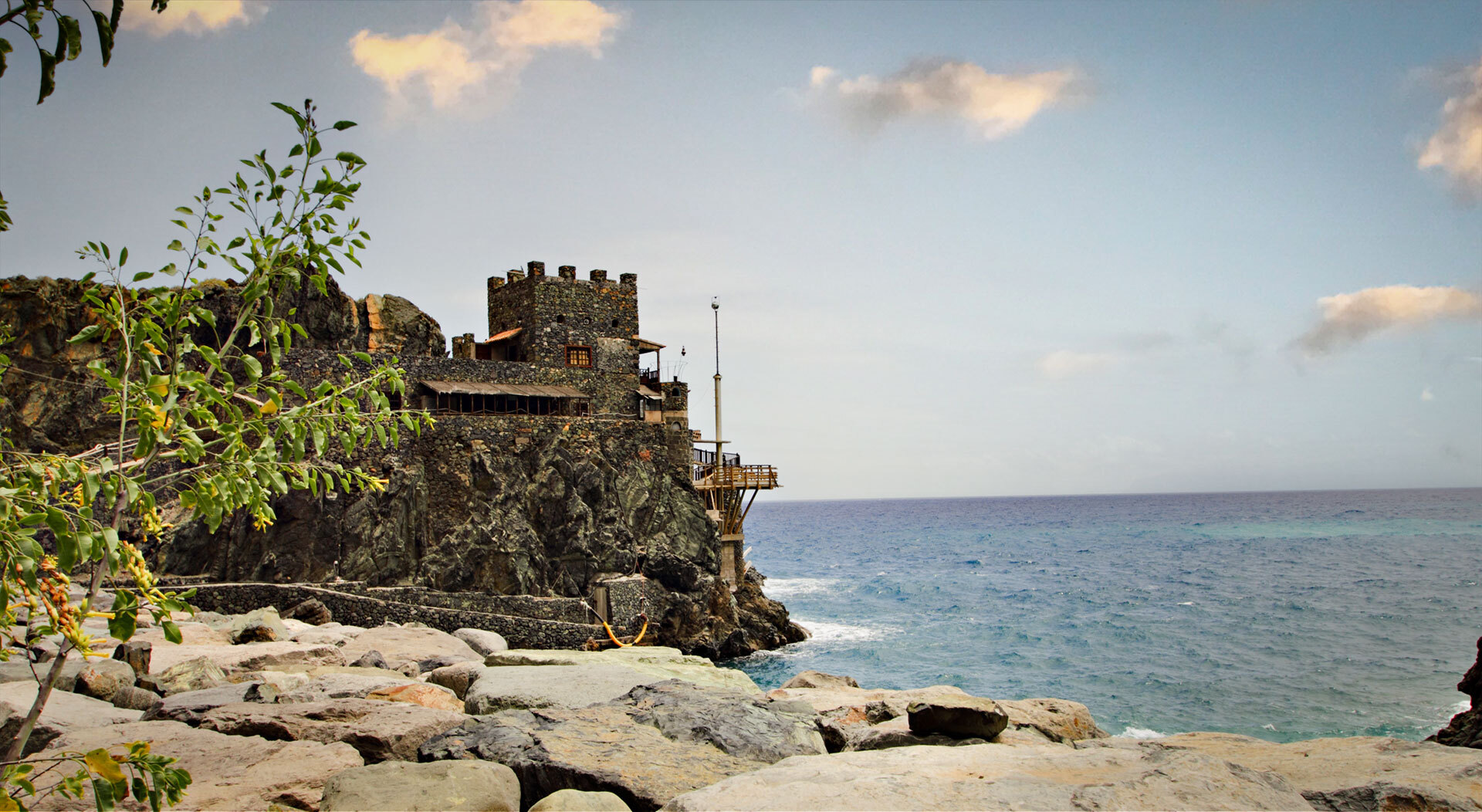 die ehemalige Bananenverladestation Castillo del Mar auf La Gomera