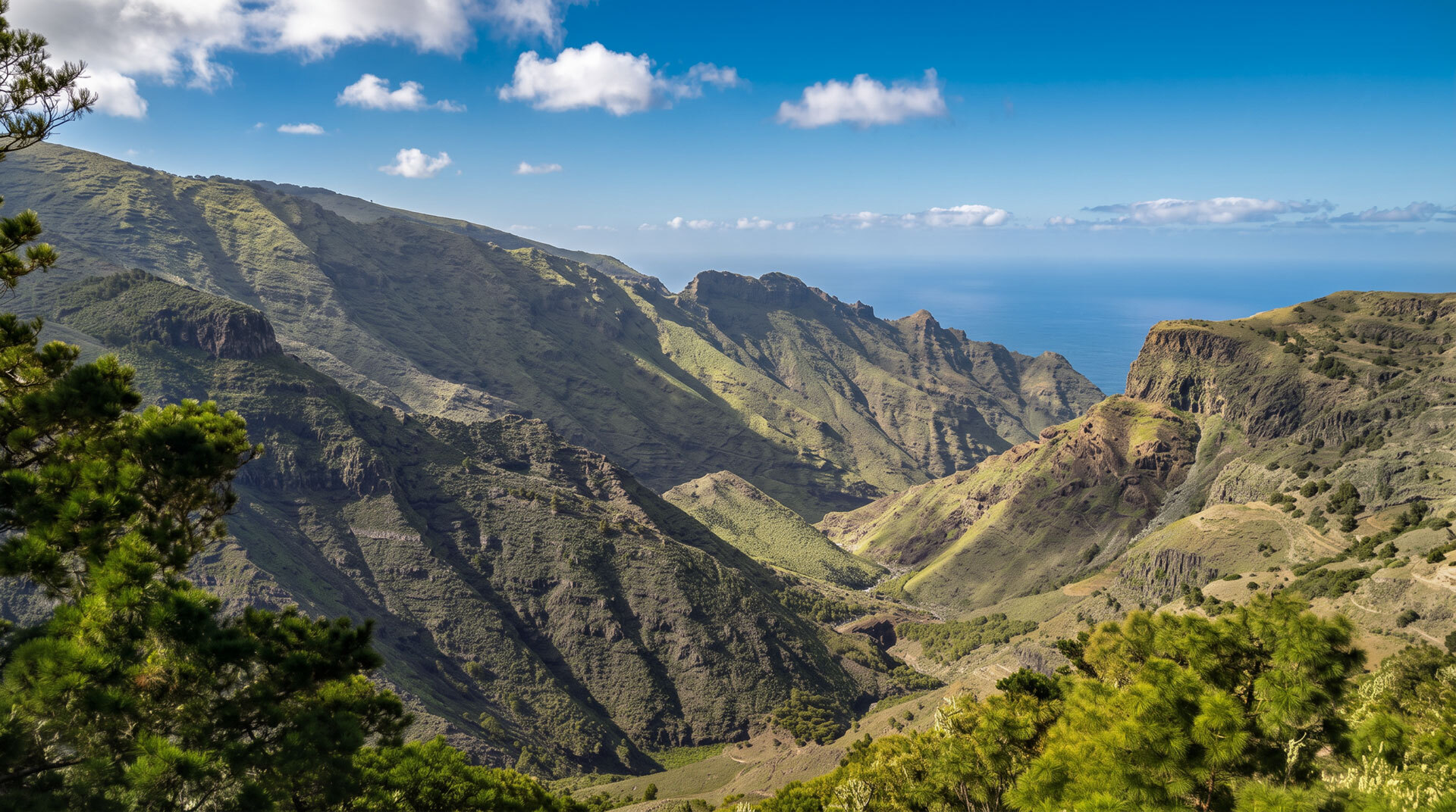 Panorama: Barranco de Majona mit Blick auf den Atlantik.