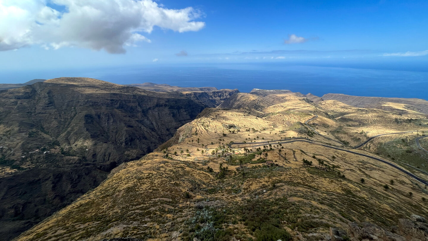 spektakulärer Blick bis zur Mündung der Schlucht Barranco de la Rajíta zum Meer