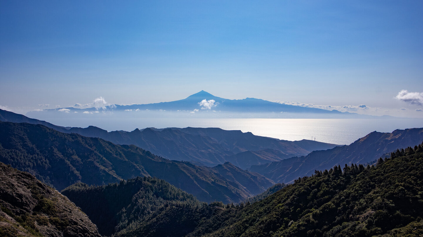 zu Beginn der Wanderung bieten sich grandiose Ausblicke auf Teneriffa mit dem Teide