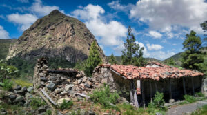Casa del Manco im Vordergrund, im Hintergrund die markanten Roques von La Gomera.
