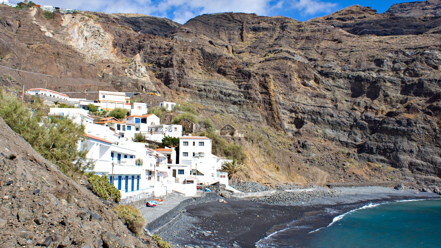 Siedlung in der Bucht der Playa de Alojera auf La Gomera