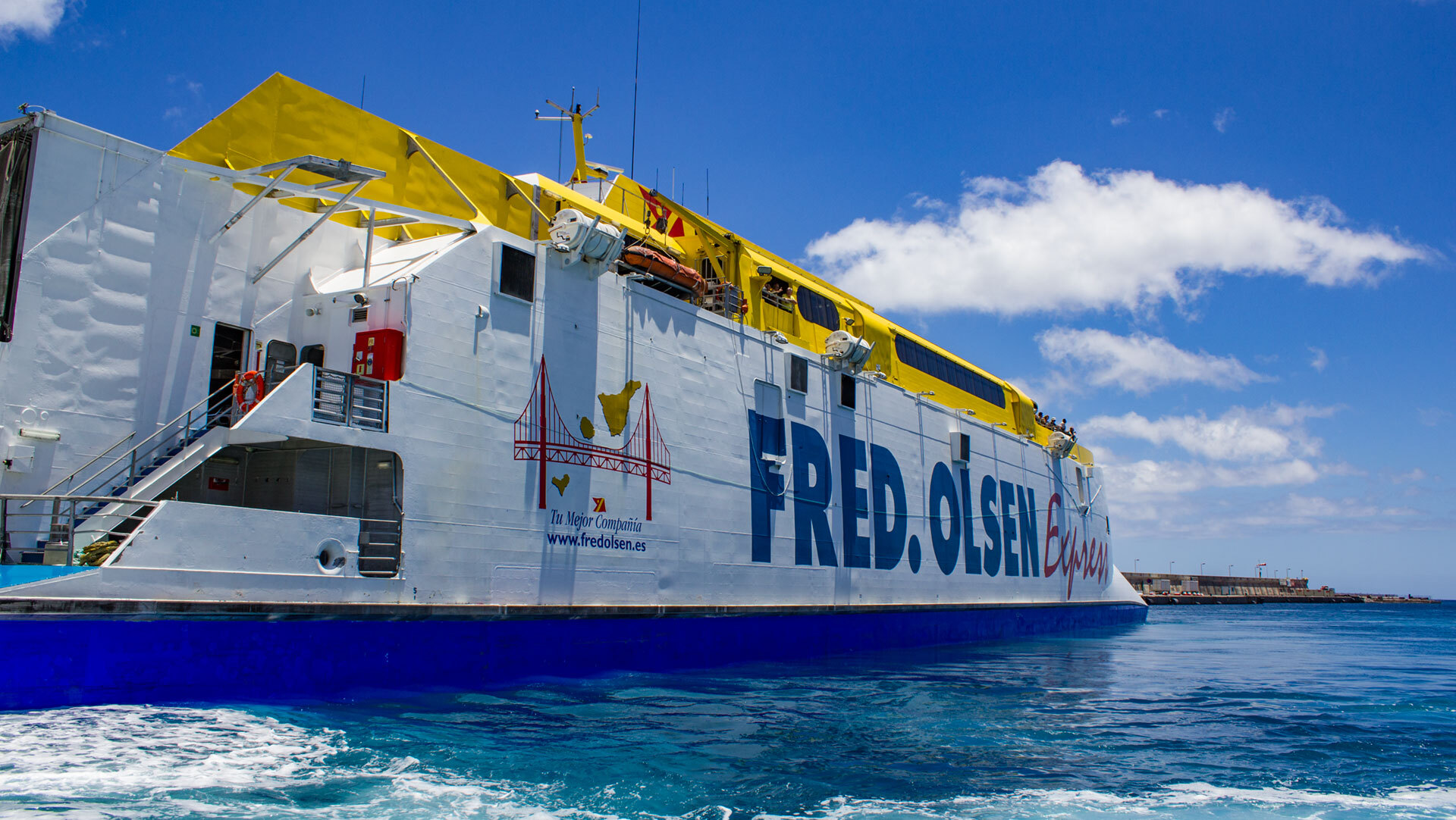 Fred.Olsen-Fähre im Hafen von La Gomera.