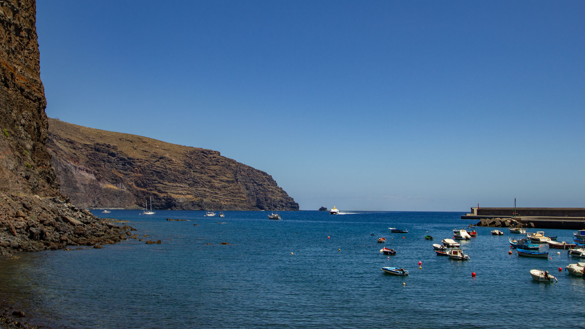 der Hafen Vueltas auf La Gomera