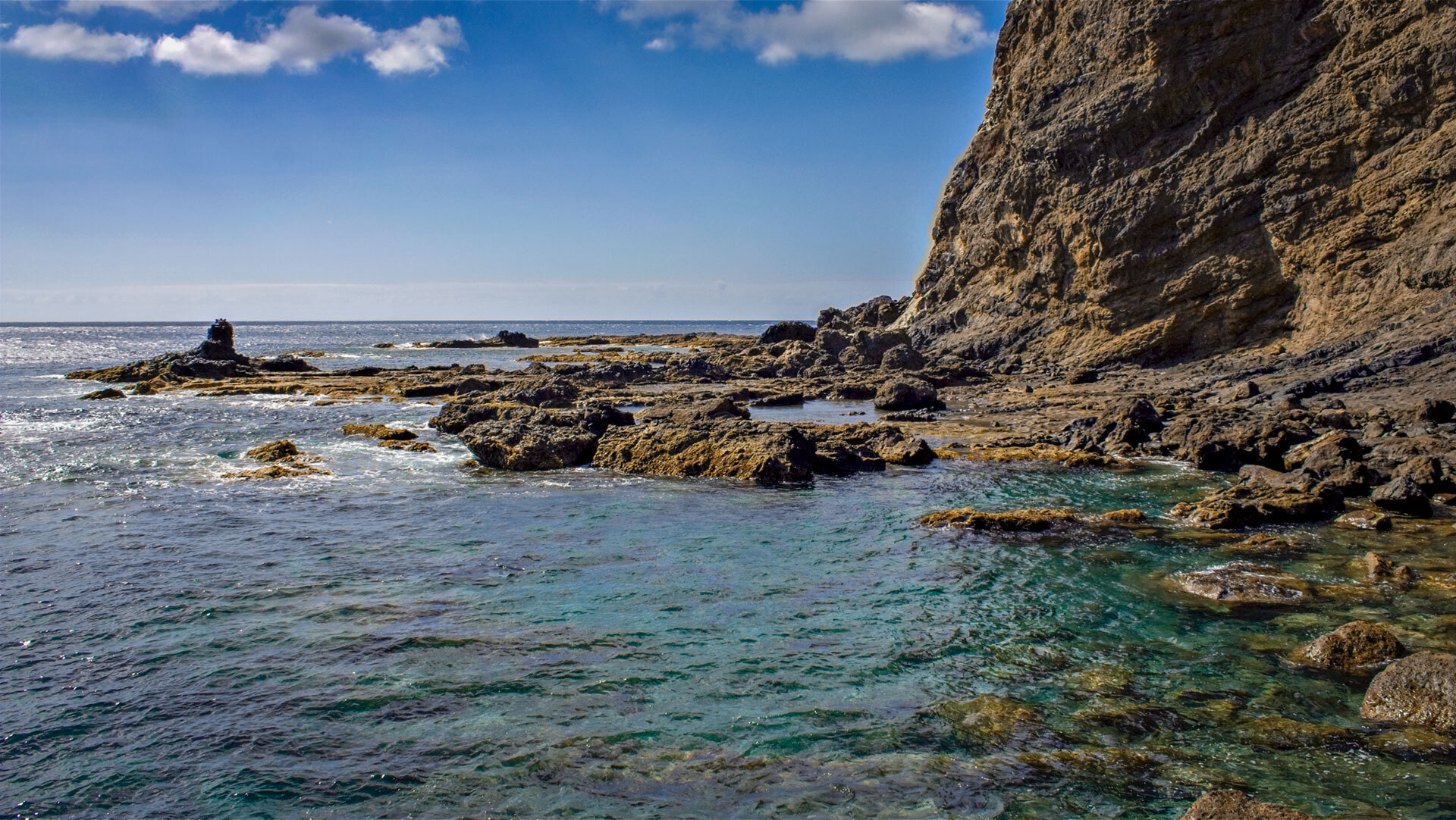 Felsküste an der Playa de Alojera auf La Gomera