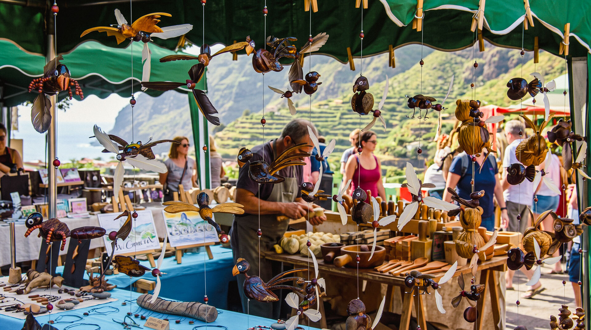 Auf dem Kunsthandwerksmarkt La Gomeras verbindet sich traditionelles Handwerk mit lebendiger Inselkultur.