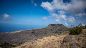 Blick auf den Berg La Fortaleza de Chipude vom Wanderweg bei Igualero.