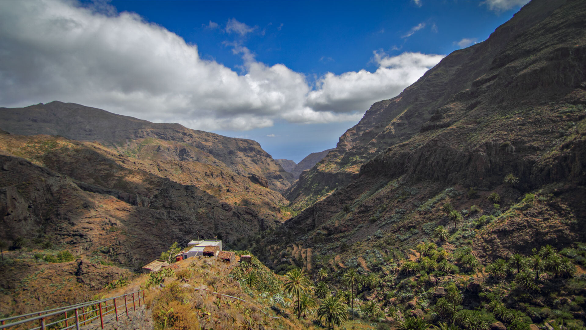 Aussicht bis hin zum Atlantik vom Mirador del Erque auf La Gomera