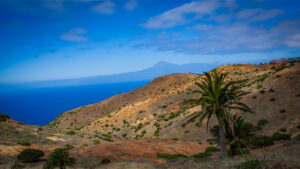 Blick von der Cumbre de Chijere zur Nachbarinsel Teneriffa.
