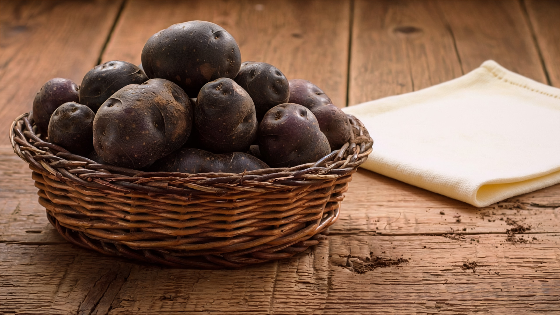 Papas negras – schwarze Kartoffeln, eine alte kanarische Sorte