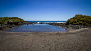 das Meerwasserbecken Charco del Conde auf La Gomera