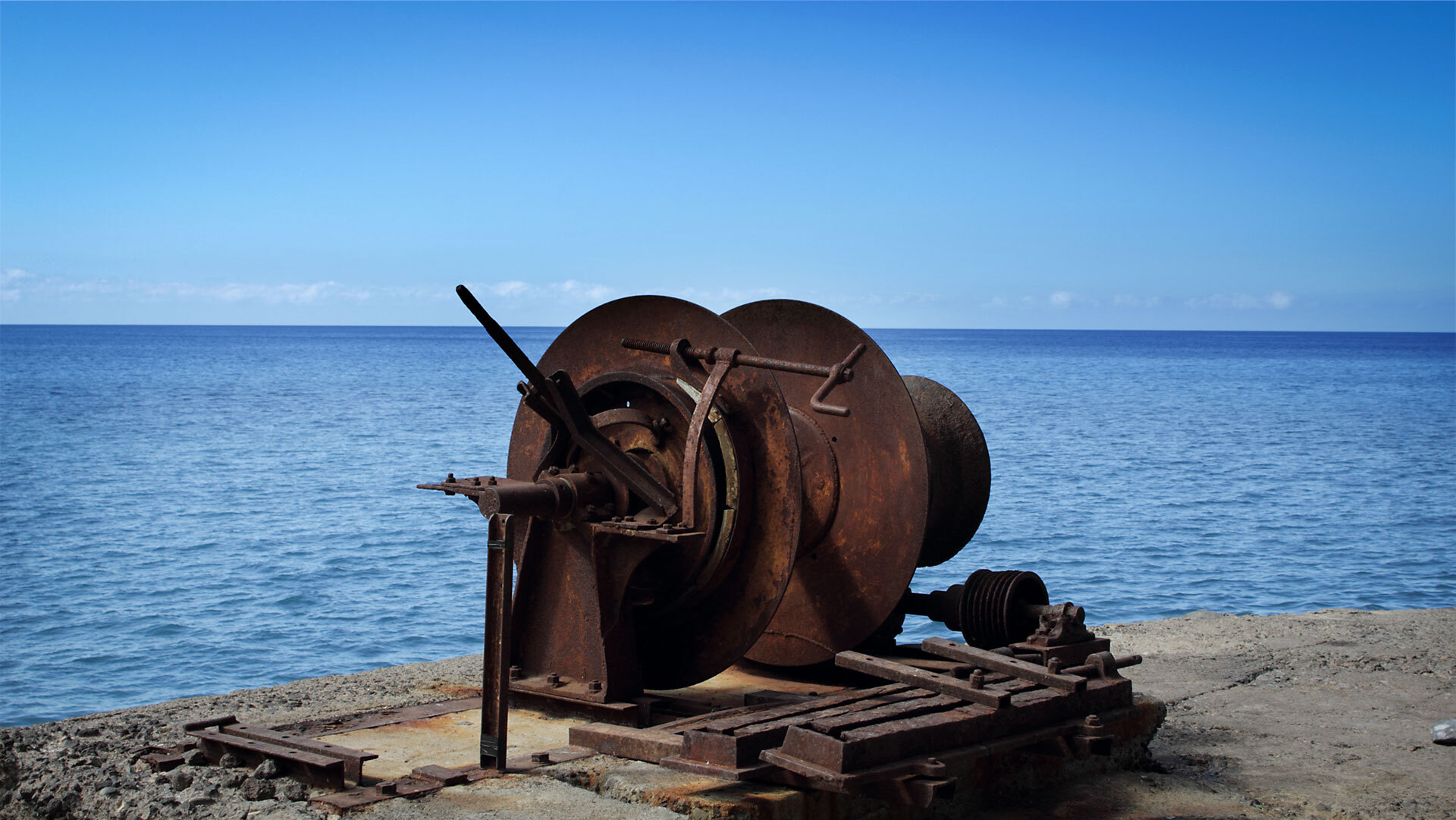Die Überreste der ehemaligen Fischkonservenfabrik in La Rajita auf La Gomera.