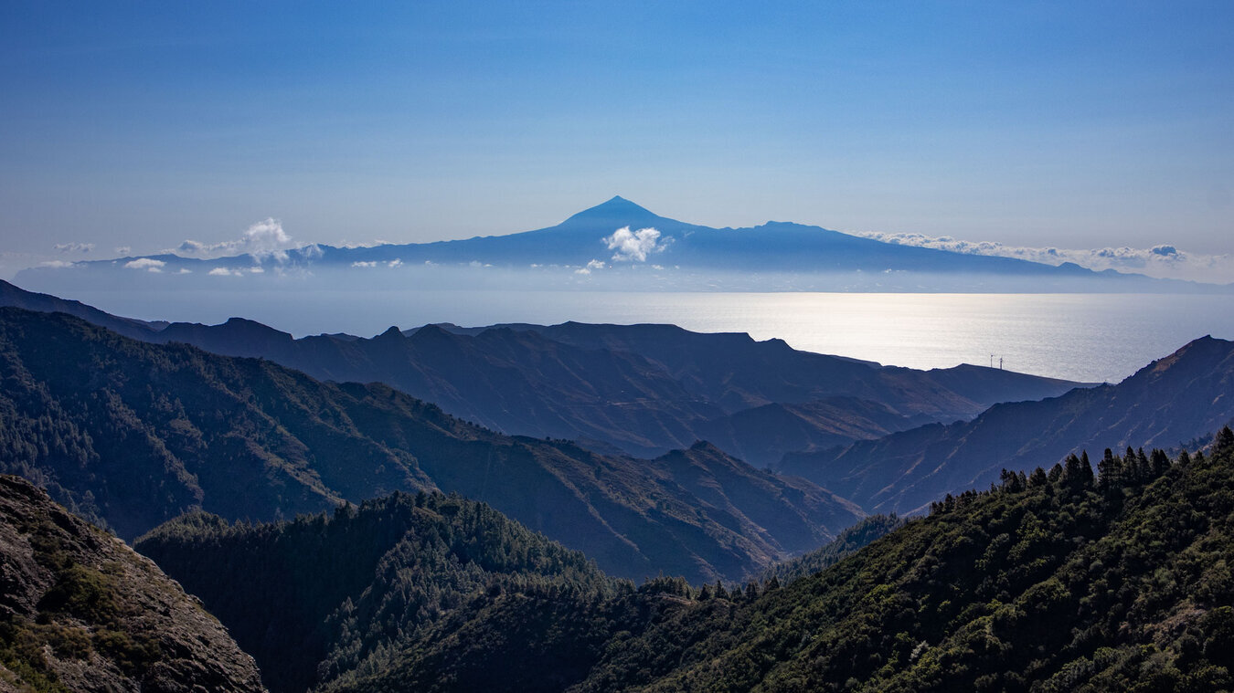 Spektakuläre Ausblicke auf Teneriffa mit dem Teide von La Gomera